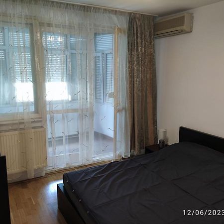 Fabian Central Apartment Boekarest Buitenkant foto